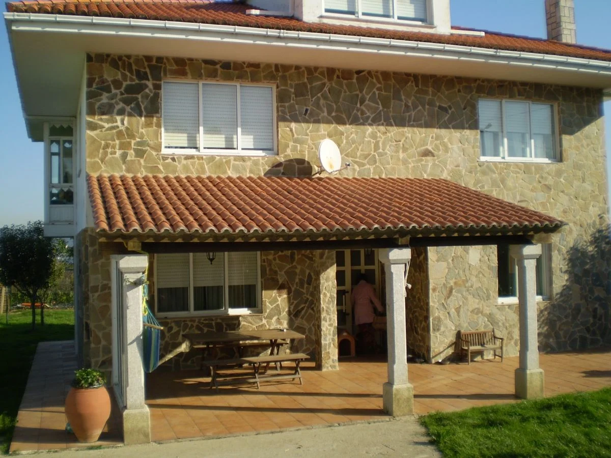 Casa / Chalet de 4 dormitorios en Mugardos · foto 1